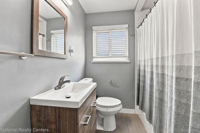 29435 Spoon Avenue, Madison Heights, MI 48071