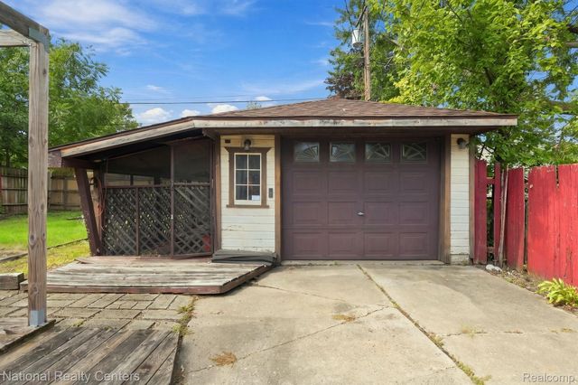 29435 Spoon Avenue, Madison Heights, MI 48071