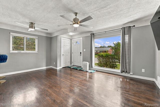 29435 Spoon Avenue, Madison Heights, MI 48071
