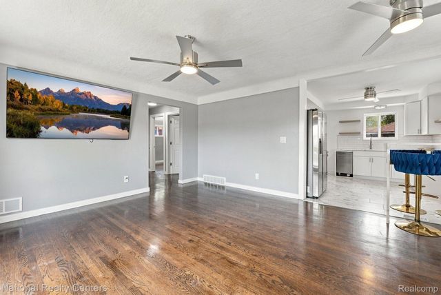 29435 Spoon Avenue, Madison Heights, MI 48071