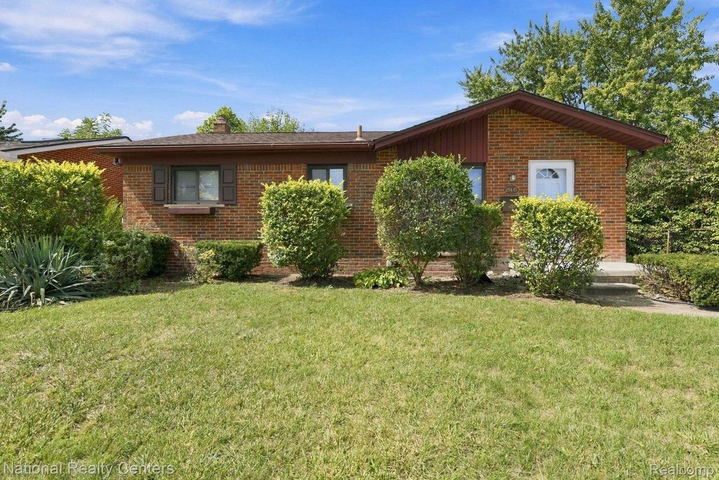 29435 Spoon Avenue, Madison Heights, MI 48071