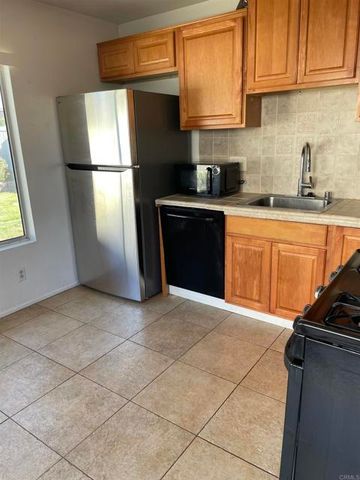 8642 Summerdale Rd, San Diego, CA 92126