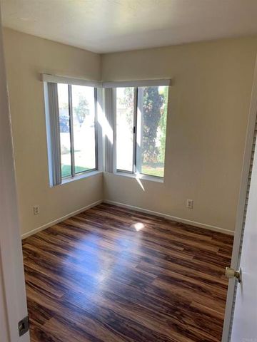 8642 Summerdale Rd, San Diego, CA 92126