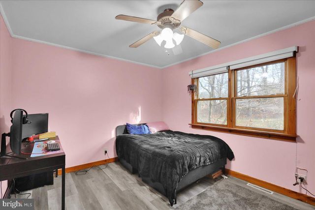 28 LAKE RD, Fleetwood, PA 19522