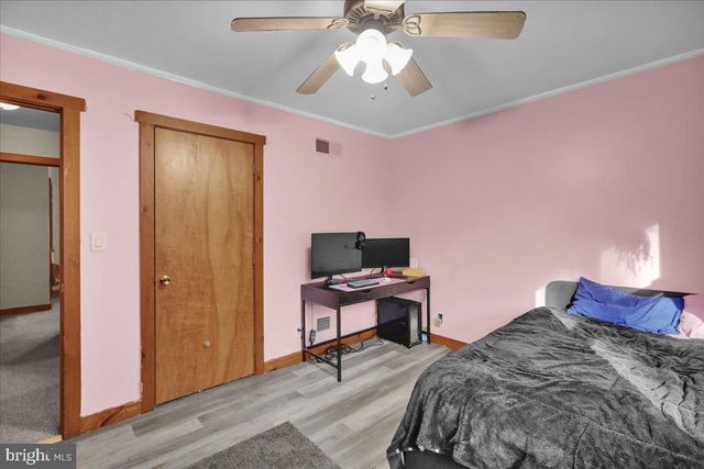 28 LAKE RD, Fleetwood, PA 19522