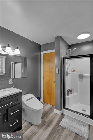 28 LAKE RD, Fleetwood, PA 19522