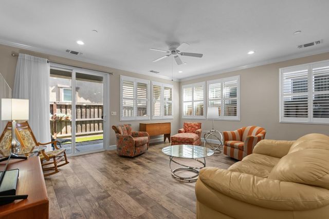 4504 Villa Del Paso Ln, Sacramento, CA 95834