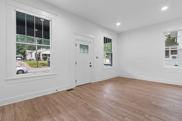 1503 N Chamberlain Avenue, Chattanooga, TN 37406