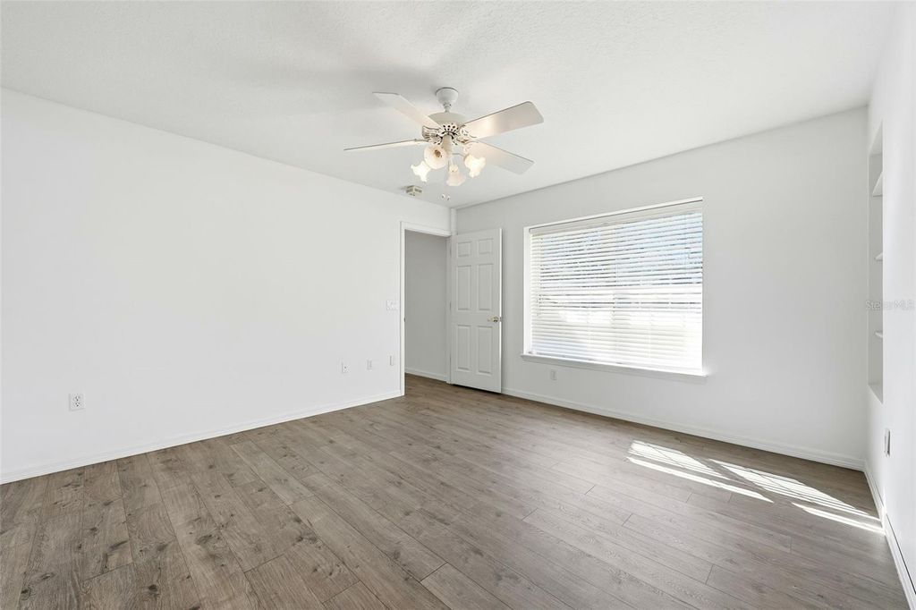 Image 26 of property listing at 36841 RESERVE DRIVE, Eustis, FL 32736