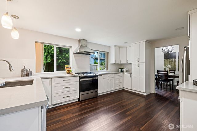 10710 126th Place NE, Kirkland, WA 98033