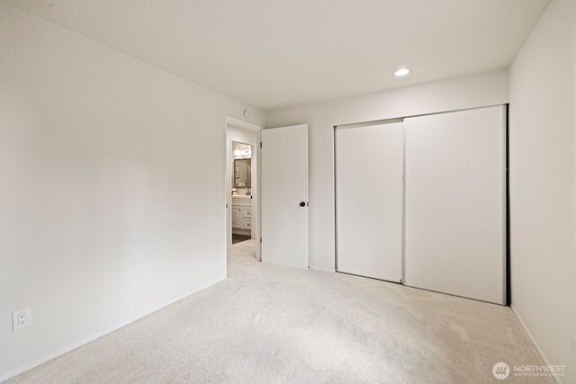 10710 126th Place NE, Kirkland, WA 98033