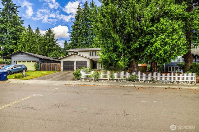 10710 126th Place NE, Kirkland, WA 98033
