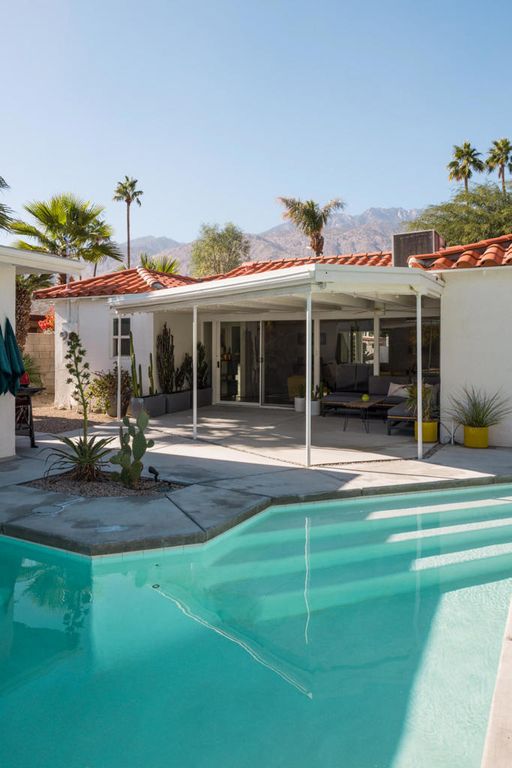 748 N Calle Rolph, Palm Springs, CA 92262