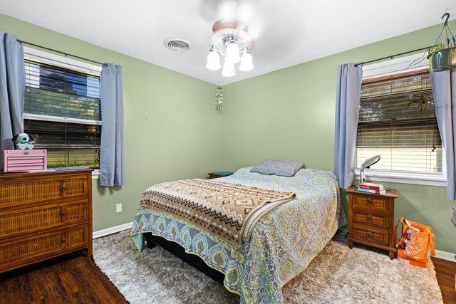 1113 Airline Dr, Marshall, TX 75672