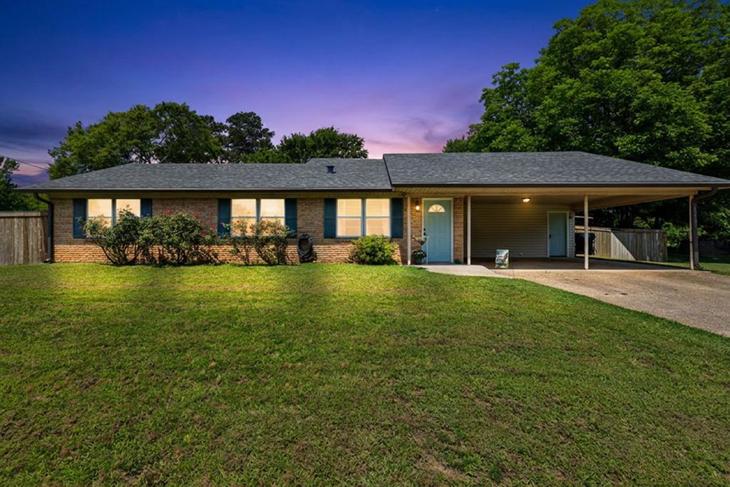 1113 Airline Dr, Marshall, TX 75672