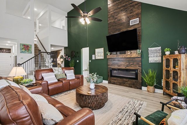 4204 Hacienda Parkway, Joshua, TX 76058