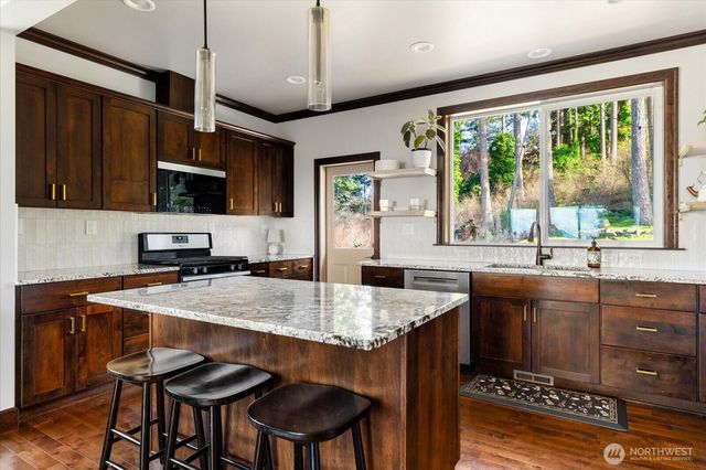 1403 Dakota Avenue, Anacortes, WA 98221