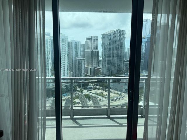 90 SW 3rd St 3203, Miami, FL 33130