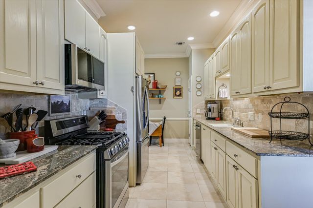 7523 Grover Ave, Austin, TX 78757