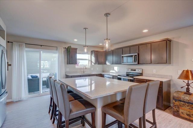 627 Hillcrest Drive, Waunakee, WI 53597