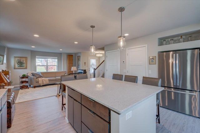 627 Hillcrest Drive, Waunakee, WI 53597