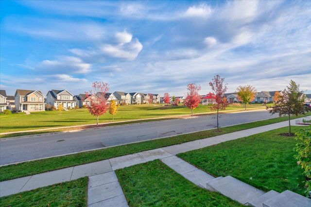 627 Hillcrest Drive, Waunakee, WI 53597