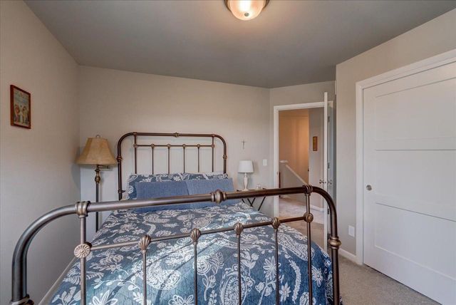 627 Hillcrest Drive, Waunakee, WI 53597