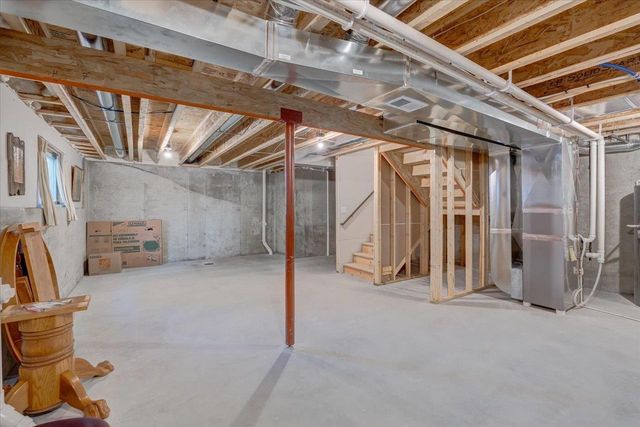 627 Hillcrest Drive, Waunakee, WI 53597