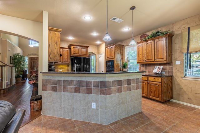 9736 Sam Bass Trail, Fort Worth, TX 76244