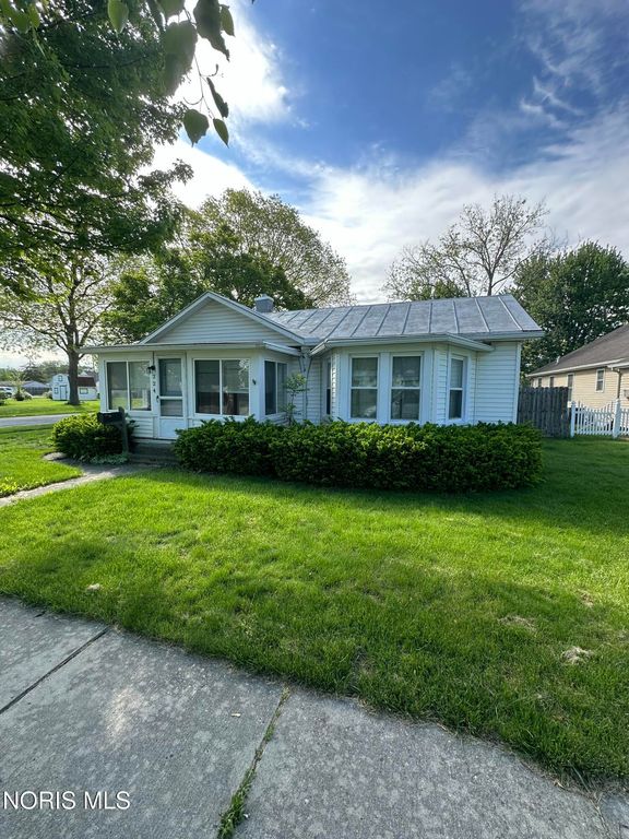 224 E Indiana Avenue, Maumee, OH 43537