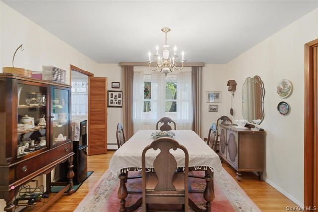 22 Stephens Court, Hauppauge, NY 11788