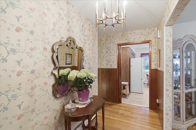 22 Stephens Court, Hauppauge, NY 11788