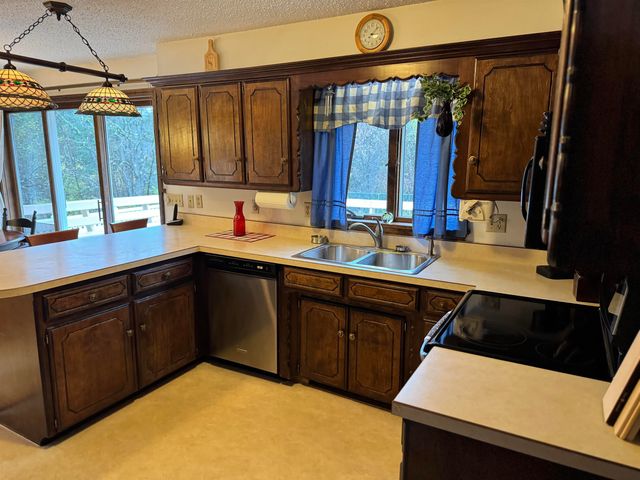 6160 US Route 2 Highway, Marshfield, VT 05658