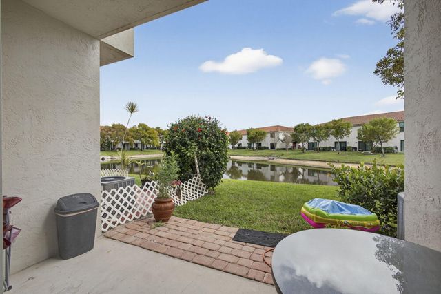 4147 Napoli Lake Drive, Riviera Beach, FL 33410