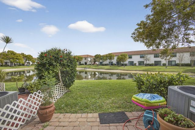 4147 Napoli Lake Drive, Riviera Beach, FL 33410