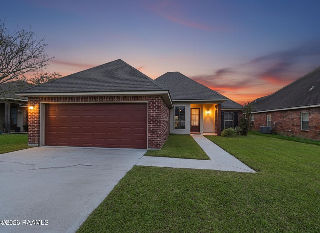 108 Portsmouth Drive, Broussard, LA 70518