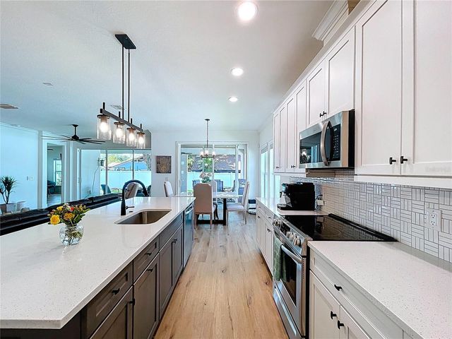 929 CLEARVIEW AVENUE, Lakeland, FL 33801