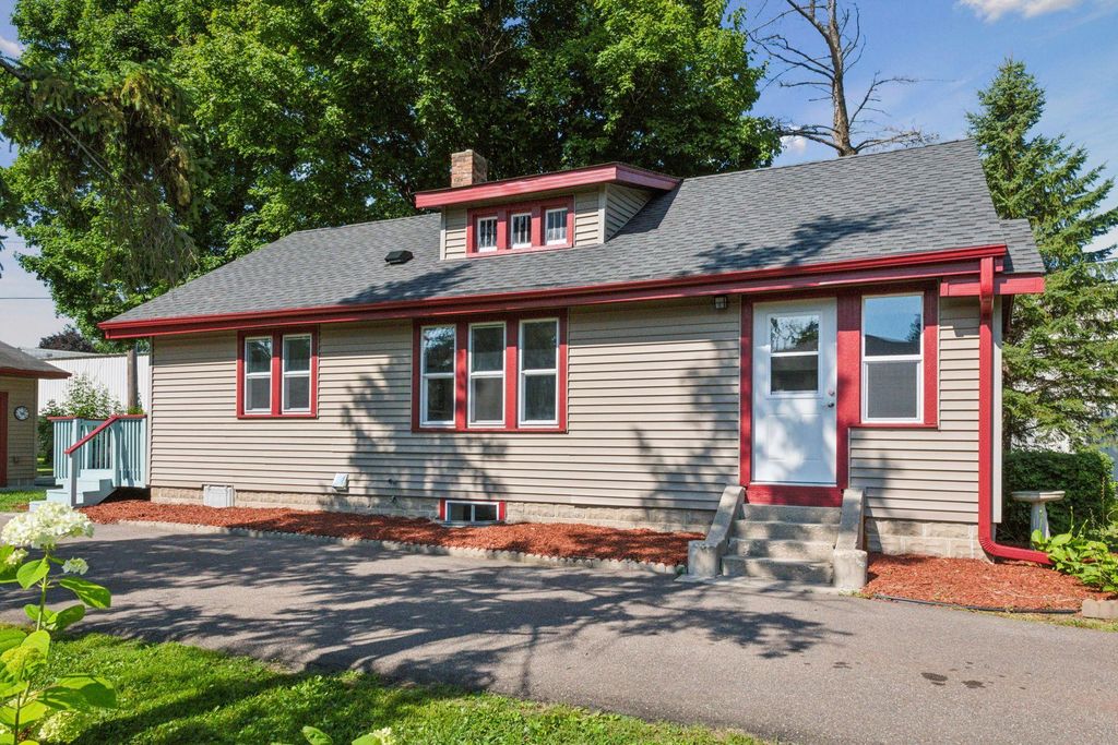 5565 Main Street W, Maple Plain, MN 55359