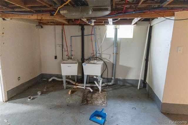 9911 Littlefield Street, Detroit, MI 48227