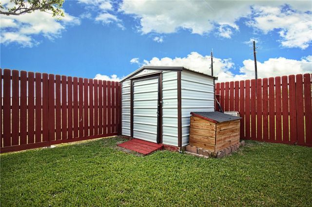 6205 Manresa St, Corpus Christi, TX 78415