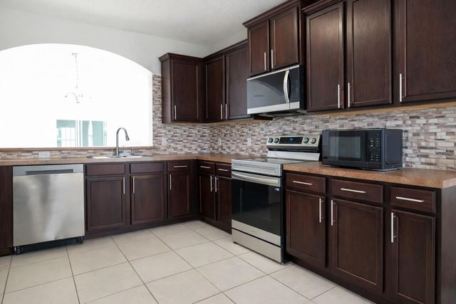 1514 TAMARIND ROAD, Davenport, FL 33896