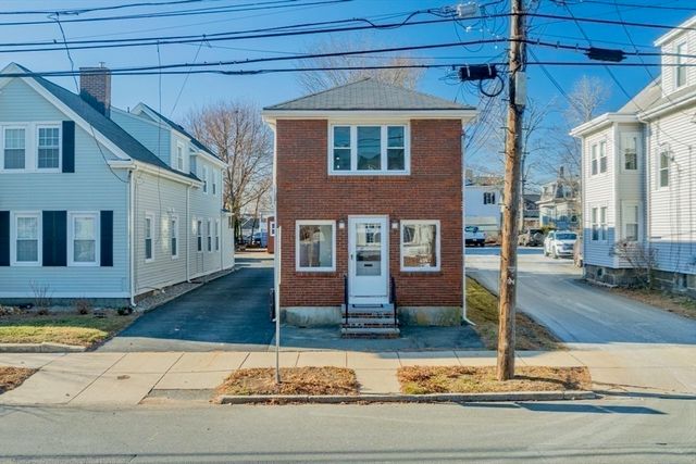 146 Burrill St, Swampscott, MA 01907