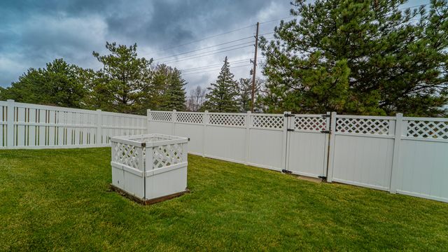 404 Pine Ridge Circle, Lowell, IN 46356