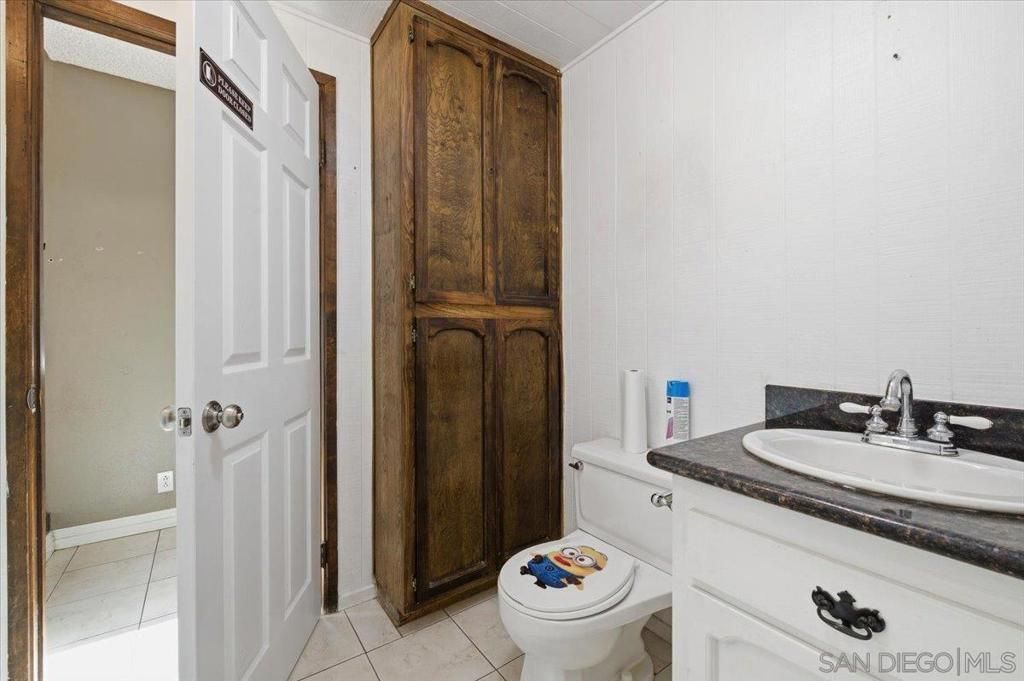 Image 12 of property listing at 11552 North Ln., Lakeside, CA 92040