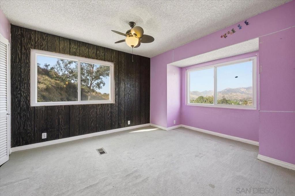 Image 15 of property listing at 11552 North Ln., Lakeside, CA 92040