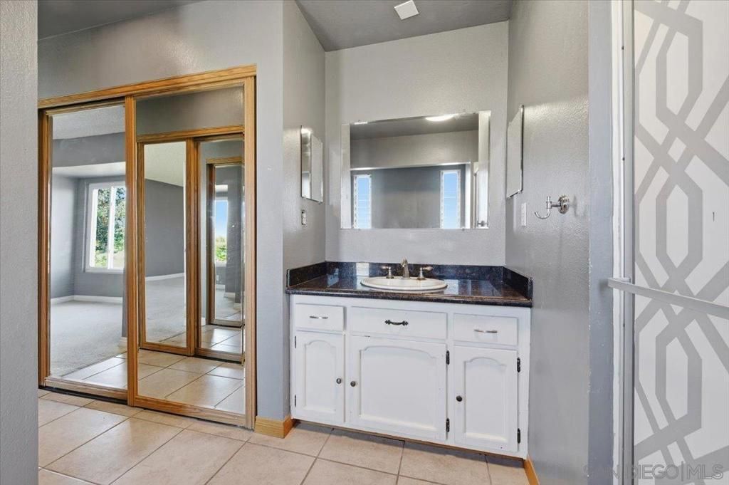 Image 23 of property listing at 11552 North Ln., Lakeside, CA 92040