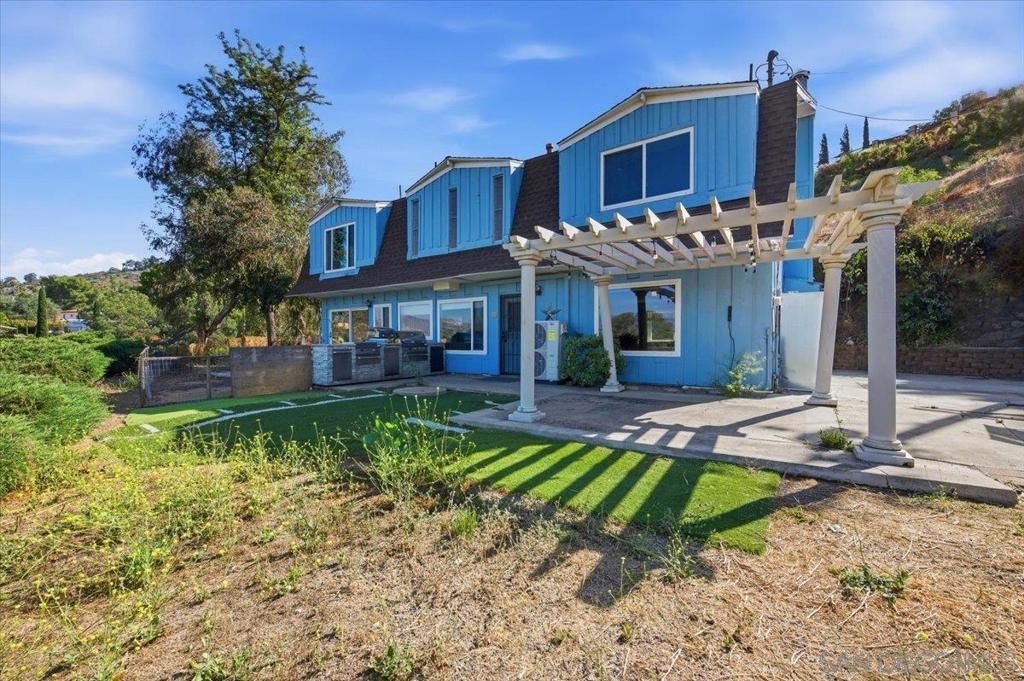 Image 24 of property listing at 11552 North Ln., Lakeside, CA 92040