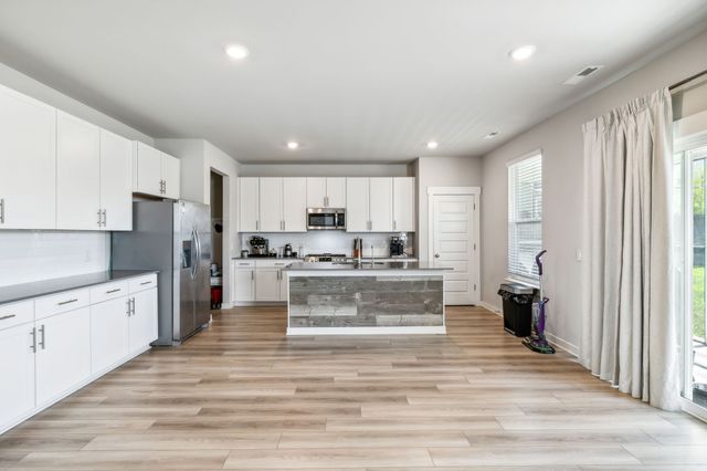 1001 Ewell Farm Cir, Spring Hill, TN 37174