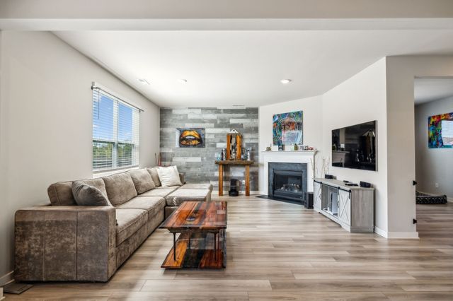 1001 Ewell Farm Cir, Spring Hill, TN 37174