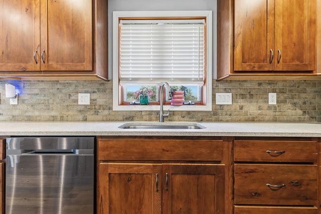 1608 W 4th Street, Coal Valley, IL 61240